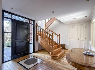 Casa · 585m² · 9 Ambientes · 1 Cochera · Excelente Casa en Venta en San Jorge Village