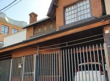 Casa · 1m² · 5 Ambientes · 1 Cochera · Casa con Fondo Oportunidad!