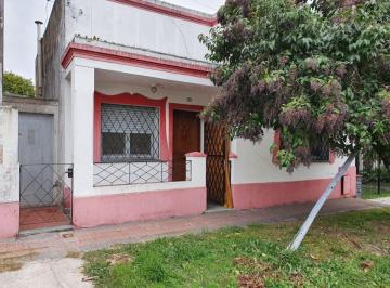 Casa · 1m² · 3 Ambientes · Casa de 3 Amb. con Gran Fondo Libre - Apta Crédito!