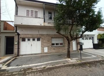 Casa · 256m² · 5 Ambientes · 1 Cochera · Casa en 2 Plantas en Escalada!