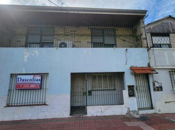 PH · 1m² · 3 Ambientes · 1 Cochera · PH en P. B. Todo Individual en Lanus - Apto Credito!