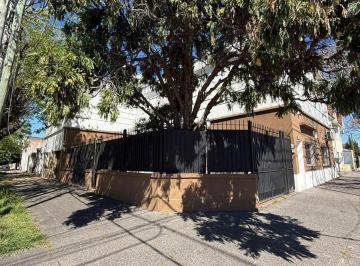 PH · 133ha · 4 Ambientes · 2 Cocheras · Excelente PH en Venta Sobre Esquina Totalmente Independiente!