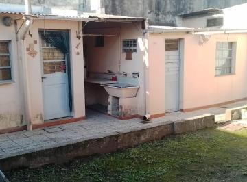 Casa · 1m² · 3 Ambientes · 1 Cochera · Casa Sobre Lote de 8,66 m X 23,52 m