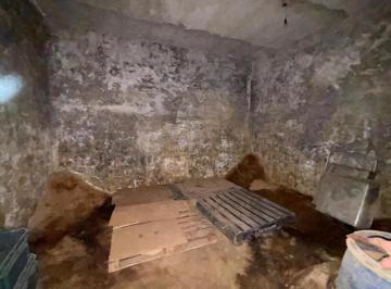 Bodega-Galpón · 1m² · Deposito Interno en PH con Entrada Para Auto