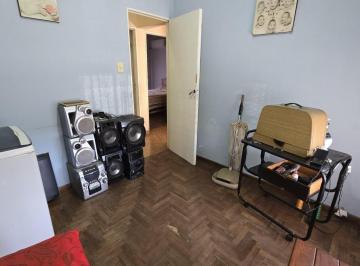 Casa · 1ha · 5 Ambientes · 3 Cocheras · Hermosa Casa de 5 Amb en Banfield