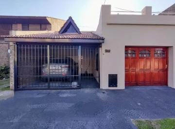 Casa · 150m² · 3 Ambientes · 2 Cocheras · Casa en Excelente Ubicacion en Banfield