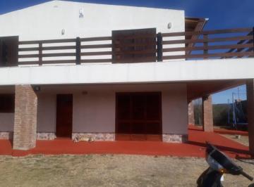Casa · 300m² · 6 Ambientes · 4 Cocheras · Hermosa Casa en La Falda C/vista Panorámica!