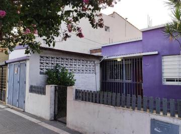 Casa · 1m² · 3 Ambientes · 1 Cochera · Casa C/garage y Fondo