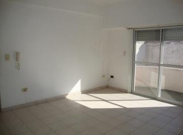 Departamento · 45m² · 2 Ambientes · 1 Cochera · 2 Amb. C/cochera! Oportunidad! con Renta