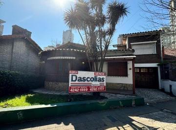 Casa · 1ha · 4 Ambientes · 2 Cocheras · Propiedad en Excelente Ubicación! Ideal Uso Comercial!
