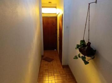 PH · 1m² · 4 Ambientes · Amplio PH en Planta Alta de 4 Ambientes