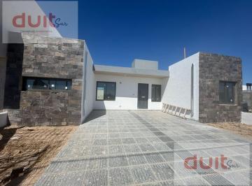 Casa · 250m² · 6 Ambientes · 1 Cochera · Casa en Quebrada de Manantiales