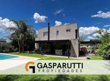 Casa · 190m² · 5 Ambientes · 6 Cocheras · Casa en Venta en San Matías con Pileta