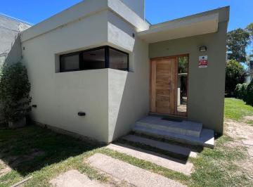 Casa · 73m² · 3 Ambientes · 1 Cochera · Venta de Casa en City Bell