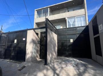 Departamento · 60m² · 3 Ambientes · Departamento 3 Ambientes con Balcón en Alquiler - Ezpeleta Este
