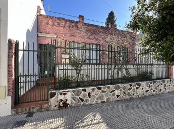 Casa · 191m² · Lote en Venta Exc Ubicacion de Flores.