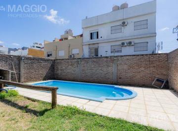 Casa · 180m² · 4 Ambientes · 4 Cocheras · Casa Venta en Ramos Mejia Sur