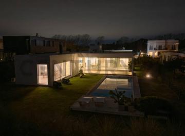Casa · 300m² · 6 Ambientes · 4 Cocheras · Country Lomas de City Bell Casa en Venta