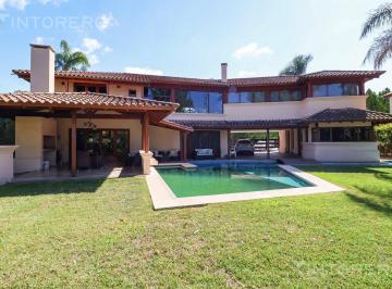 Casa · 450m² · 6 Ambientes · Casa en Venta de 5 Amb con Amplio Parque y Pileta, Dependencia de Serv. en Barrio La Deseada, Ezeiza