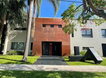 VRP-VRP-403_2 · Venta de Casa de Categoría 6 Ambientes con Sala de Cine en Castelar Norte