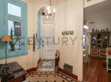 Departamento · 68m² · 3 Ambientes · Venta Departamento Antiguo 3 Amb Apto Airnbnb - Acepta Permuta