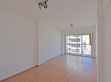 Departamento · 71ha · 4 Ambientes · 1 Cochera · Depto 4 Ambientes con Cochera y Balcón en Recoleta