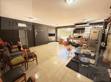 Casa · 250m² · 5 Ambientes · 3 Cocheras · Casa en Venta, Chalet, Florida, 4 Dorm, Cochera Doble, Jardín y Piscina Apto Credito