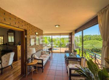 Casa · 488m² · 8 Ambientes · 4 Cocheras · Casa en Venta Las Delicias con Dos Lotes Fondo Al Arroyo