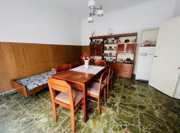 Casa · 256m² · 4 Ambientes · 1 Cochera · Casa Ideal 2 Familias en Villa Ballester