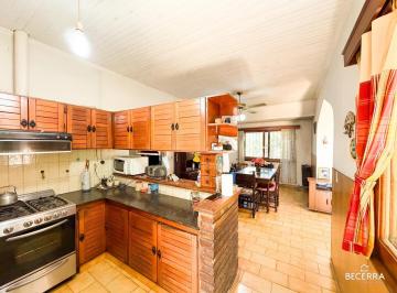 Casa · 78m² · 4 Ambientes · 1 Cochera · Casa en Venta en Parque Johnston - Hurlingham