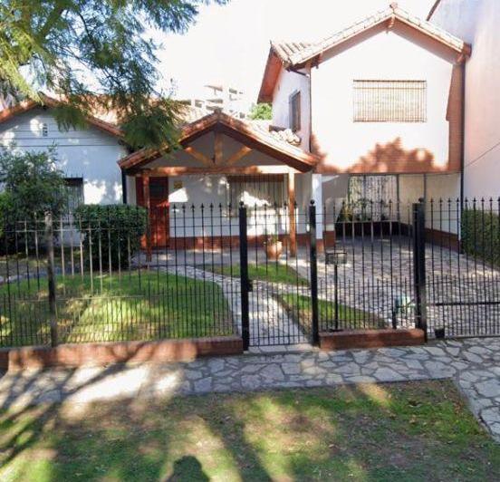 Casa · 180m² · 5 Ambientes · 2 Cocheras