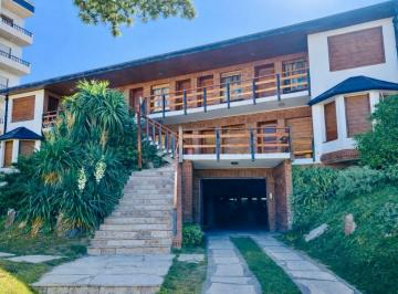 Departamento · 82m² · 2 Dormitorios · 1 Cochera · Dpto. en Venta a Dos Cuadras de La Playa - con Cochera!