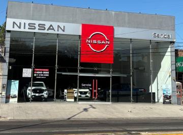 Local comercial , Lomas de Zamora · Impecable Local Comercial en Alquiler Sobre Av Hipolito Yrigoyen 1200 m²