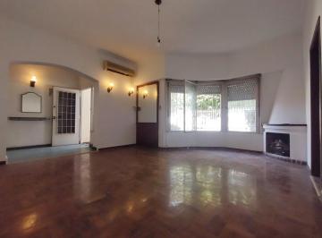 Casa · 140m² · 4 Ambientes · 1 Cochera · Casa en Venta 4 Amb. Bº Guemes Una Planta Garaje Jardín