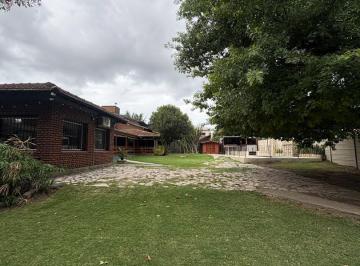 Quinta vacacional · 300m² · 4 Ambientes · 3 Cocheras · Casa Quinta en Venta en El Talar, Tigre, G. B. a. Zona Norte