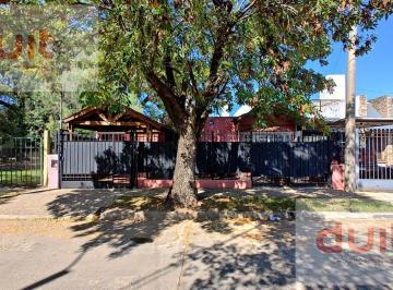 Casa · 190m² · 6 Ambientes · Hermosa Casa en Residencial Velez Sarsfield, Apta Credito!