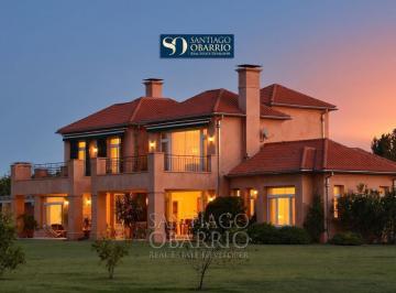 Casa · 450m² · 5 Ambientes · Lindísima Casa en Venta de 450 m², Lote de 2ha en El Argentino Farm Club de Lujan