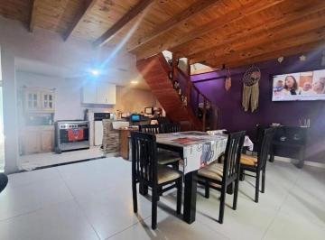 Casa · 140m² · 5 Ambientes · 3 Cocheras · Venta Casa 4 Ambientes en B° Cerrado "La Fiaca" en Moreno