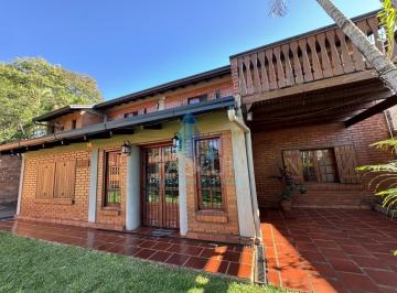 Casa · 320m² · 11 Ambientes · Espectacular Casa en Venta