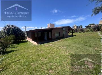 Casa · 94m² · 3 Ambientes · 1 Cochera · Dos Casas en Venta con Pileta en Villa Santa Cruz del Lago