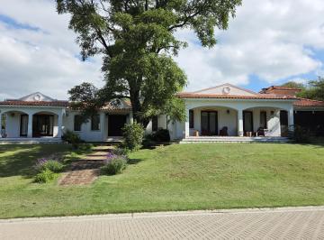 Casa · 350m² · 6 Ambientes · 2 Cocheras · Casa en Potrerillo de Larreta | 4 Dorm | Vista Al Golf | Lote 1600 m²