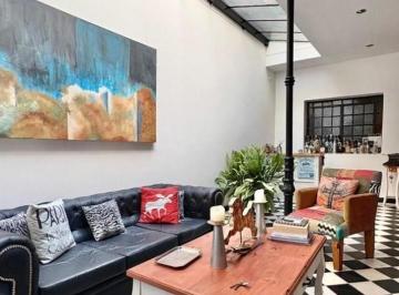 Casa de 4 ambientes, Villa Urquiza · Venta de Casa en Villa Urquiza 4 Ambientes con Gran Terraza con Parrilla Reciclada con Cochera