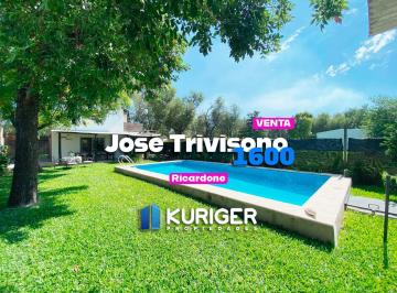 Casa · 78m² · 3 Ambientes · 1 Cochera · Venta Casa de 2 Dormitorio con Pileta en Ricardone. Apta Crédito.