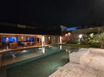 Quinta vacacional · 268m² · 3 Ambientes · 2 Cocheras · Venta Casa/quinta en Mercedes
