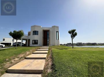 Casa · 333m² · 6 Ambientes · 2 Cocheras · Casa en Venta en Riberas - Puertos del Lago