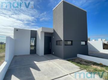 Casa · 68m² · 4 Ambientes · 1 Cochera · Casa en Rincones de Manantiales