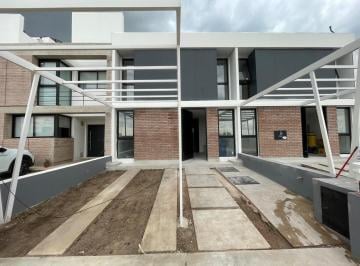 Casa · 128m² · 7 Ambientes · 1 Cochera · Casa en Rincones de Manantiales