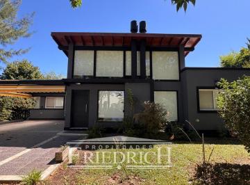 Casa · 165m² · 5 Ambientes · 6 Cocheras · Casa en Venta en La Cesarina
