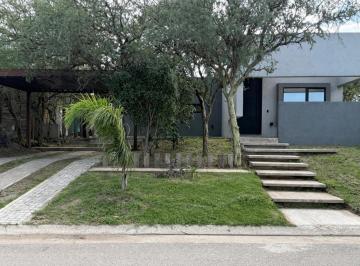 Casa · 197m² · 2 Dormitorios · 2 Cocheras · Venta Casa a Estrenar 2 Dorm. en B° Las Cañitas Malagueño