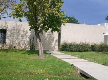 Casa · 158m² · 4 Ambientes · Casa en Venta, en Barrio Talar del Lago I, Impecable, en 1 Sola Planta, 2 Dorm